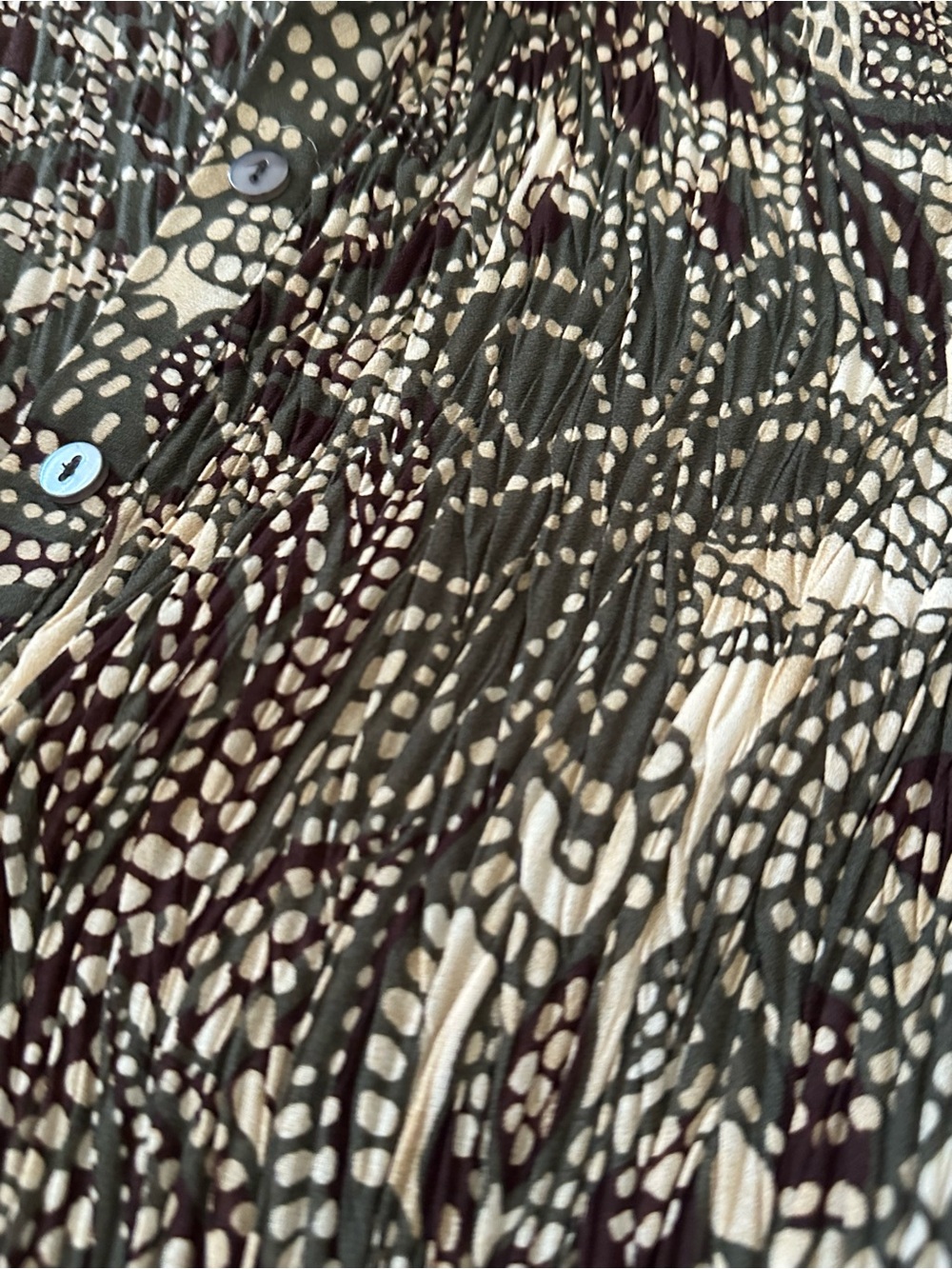 Retro pattern button up top - Picture 2 of 6